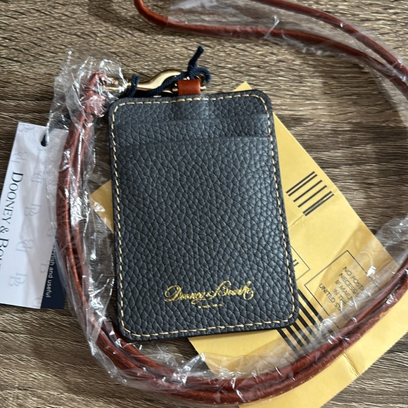 Dooney & Bourke Pebble Grain ID Lanyard NWT - Picture 3 of 6